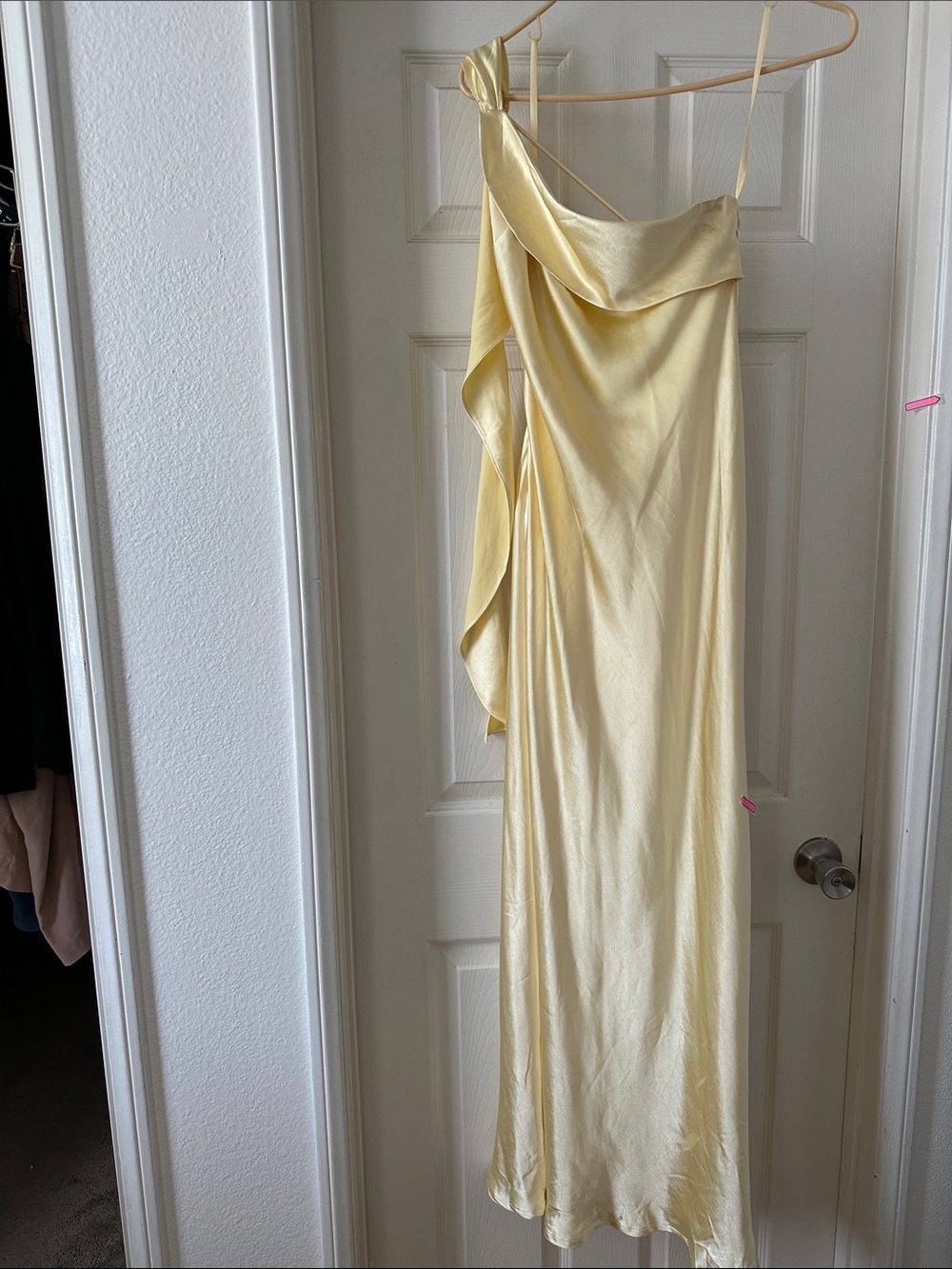 Selfie Leslie Carmel One-Shoulder Satin Dress in Butter yellow - Picture 10 of 11